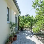 Beachfront Milan, With Balcony アパート スプリト