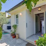 Beachfront Milan, With Balcony Апартаменты