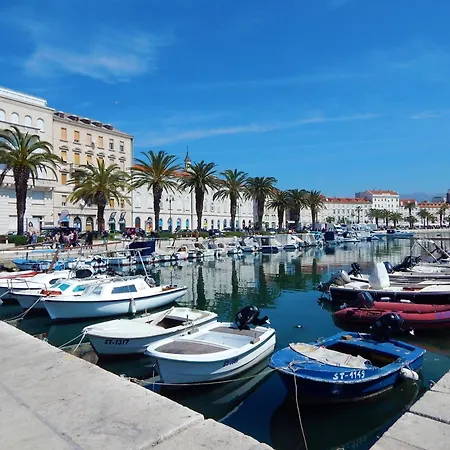 Beachfront Milan, With Balcony Appartement