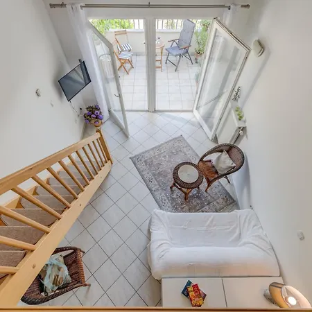 Beachfront Milan, With Balcony Appartamento *