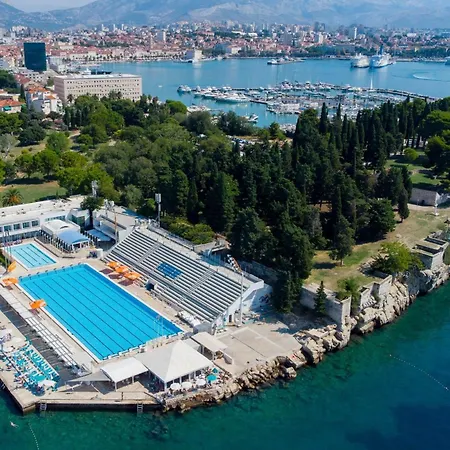 Apartment Beachfront Milan, With Balcony *