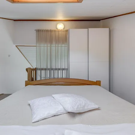 Apartment Beachfront Milan, With Balcony *