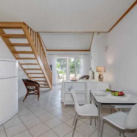 Beachfront Milan, With Balcony Appartamento Spalato