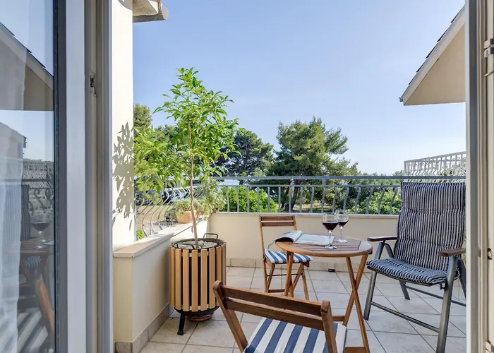 アパート Beachfront Milan, With Balcony スプリト