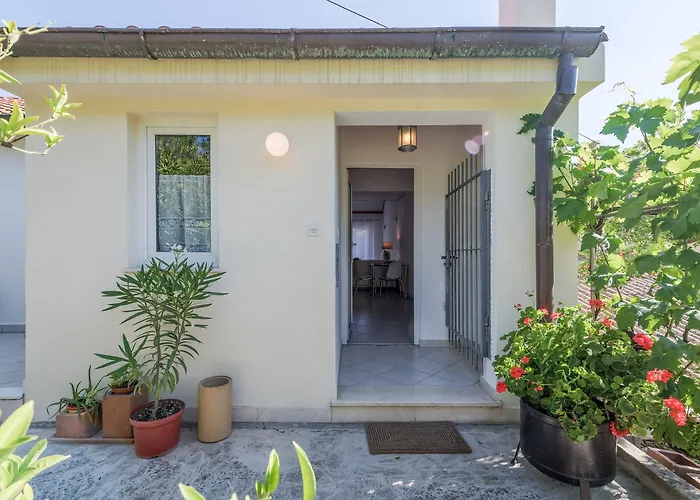 Beachfront Milan, With Balcony スプリト